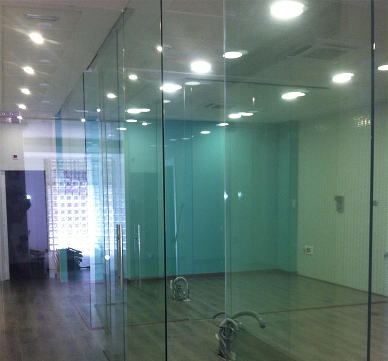 Cristalería Jordán oficina en vidrio